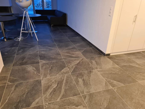 Renovierter Innenraum als Grundlage für die Sanierungskosten in Zürich